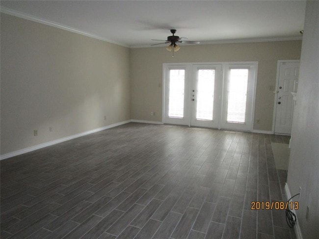 Building Photo - 592 Wilcrest Dr