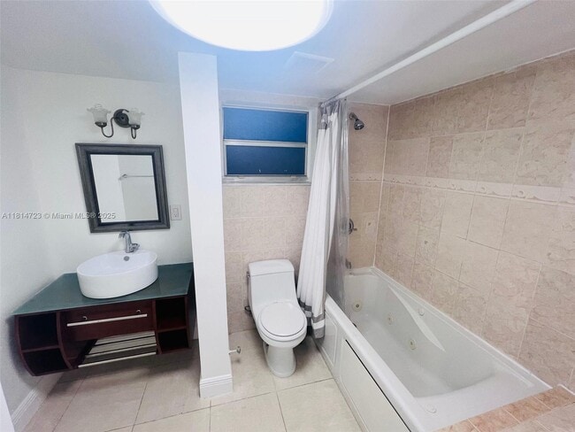 Foto del edificio - 3750 NE 169th St