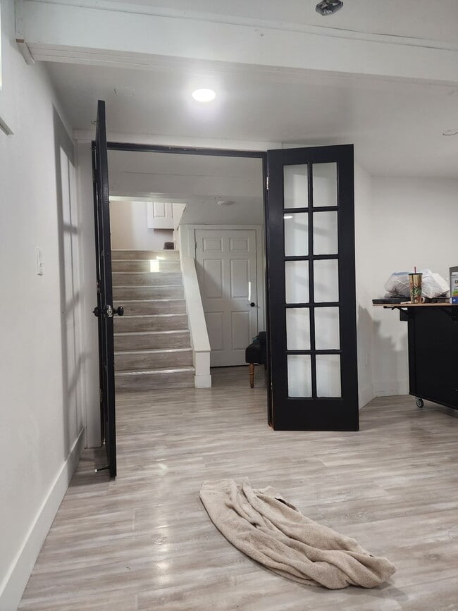 Building Photo - Christine's Duplex
