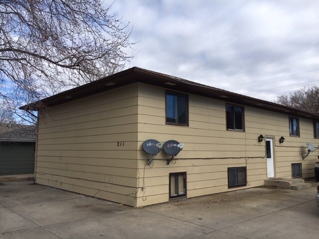 Primary Photo - 211 N Grace Ave