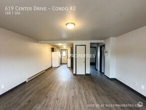 Building Photo - 619 Center Dr