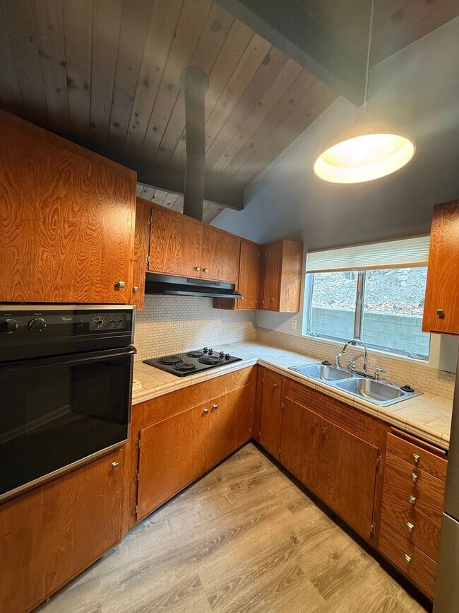 Building Photo - Nice 3 bedroom 1 Bath Home in beautiful Santee