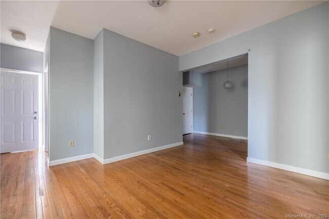 Building Photo - 364 Benham Ave