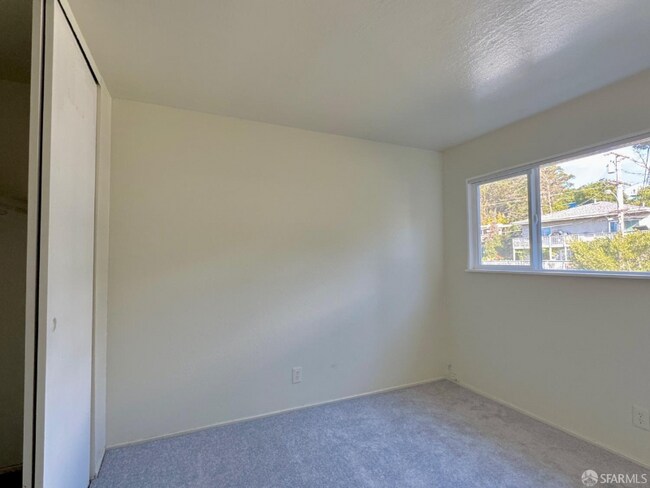 Foto del edificio - 35 Alan Ct