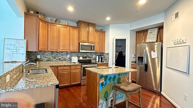 Foto del edificio - 5630 Country Farm Rd