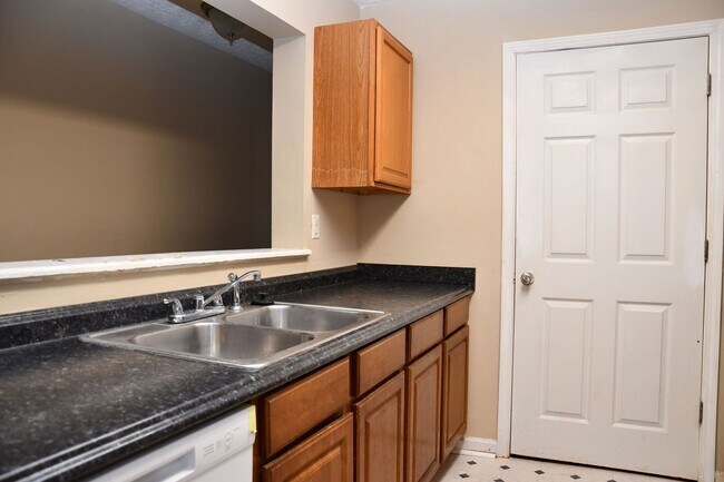 Foto del edificio - 9301 Waldrop Pl