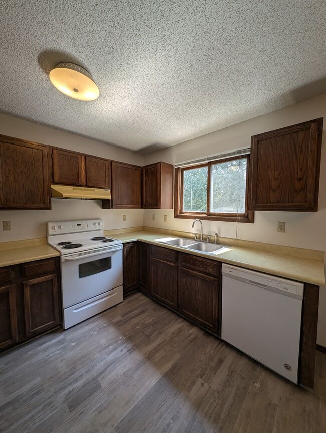 Building Photo - 510 S 20th Ave