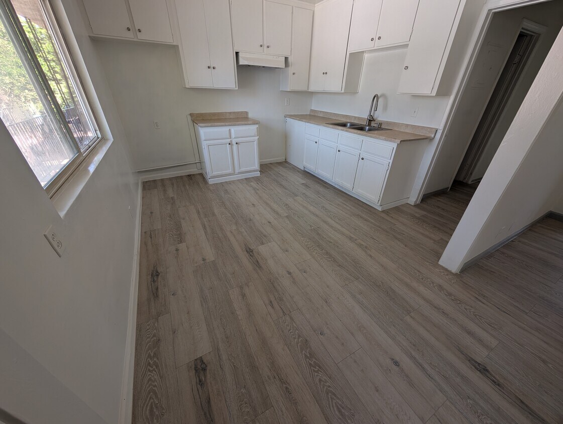 Foto principal - 15308 Orange Ave