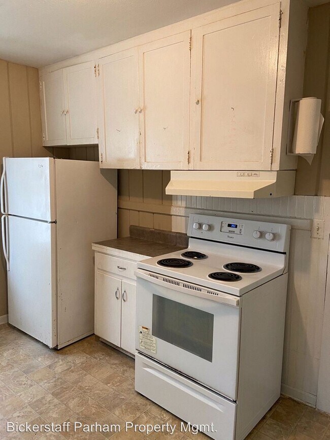 Building Photo - 2 br, 1 bath House - 2406 Clover Lane