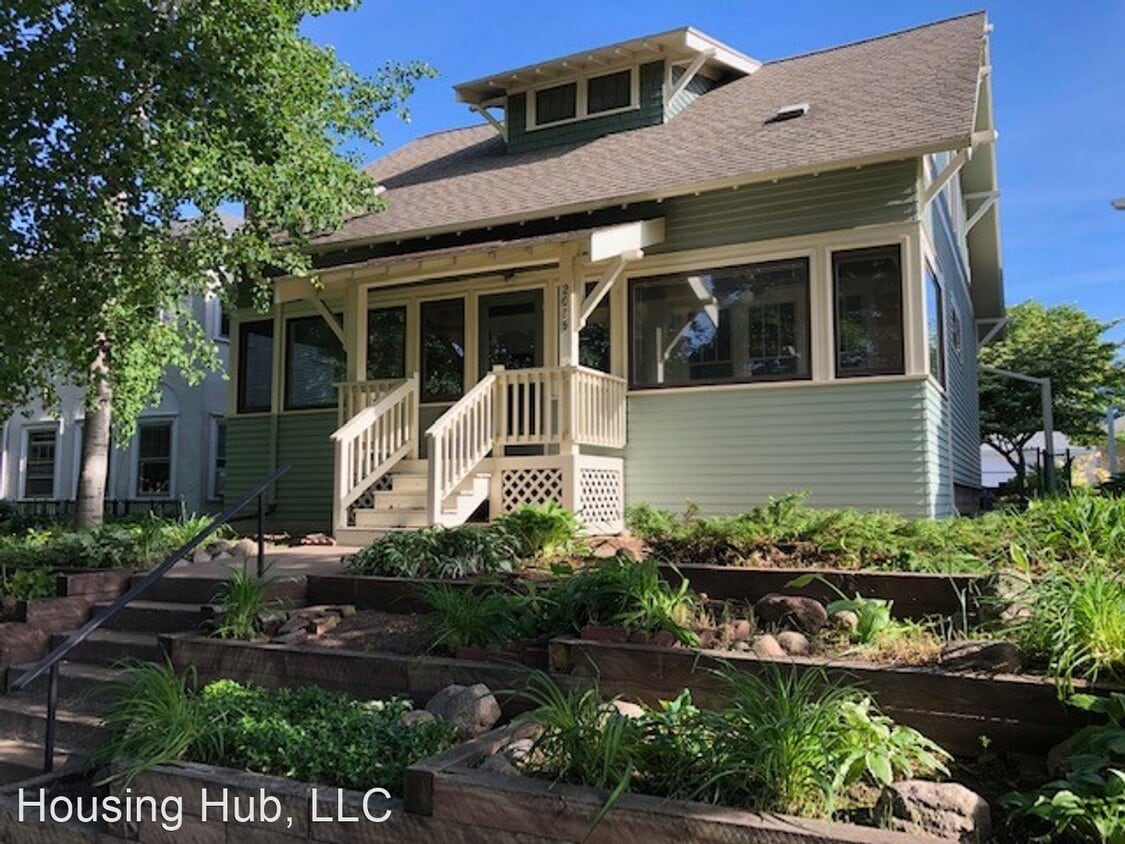 Primary Photo - 3 br, 1.5 bath House - 2079 St Clair Ave