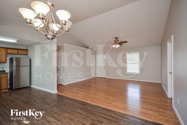 Building Photo - 240 Pebble Ridge Dr