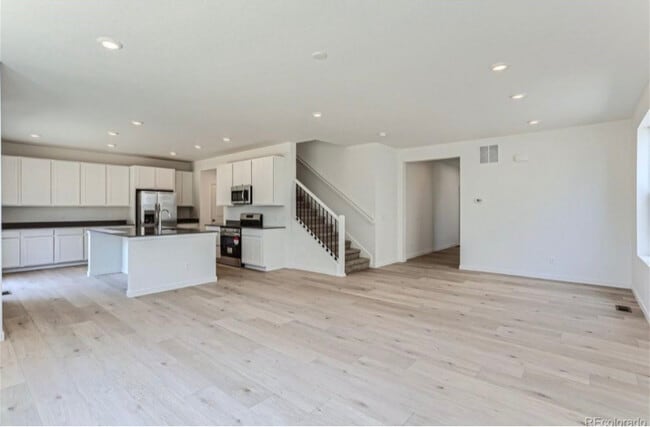 Building Photo - 3944 Picadilly Ct