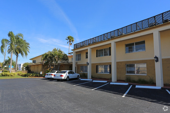 Building Photo - Palms of Belleair