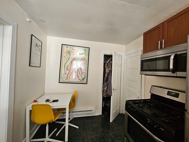 Foto del edificio - 7328 N Honore St