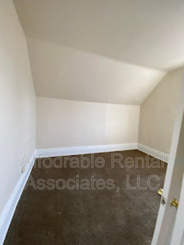 936 W Pierce St Unit Upper, Milwaukee, WI 53204 Condo for Rent in