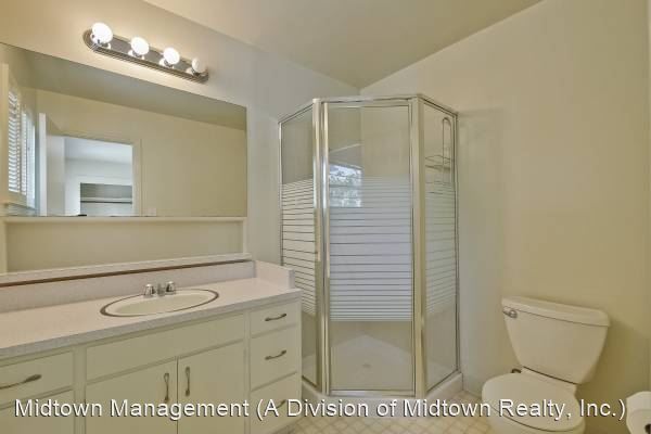 Building Photo - 3 br, 2 bath House - 1065 Middle Ave