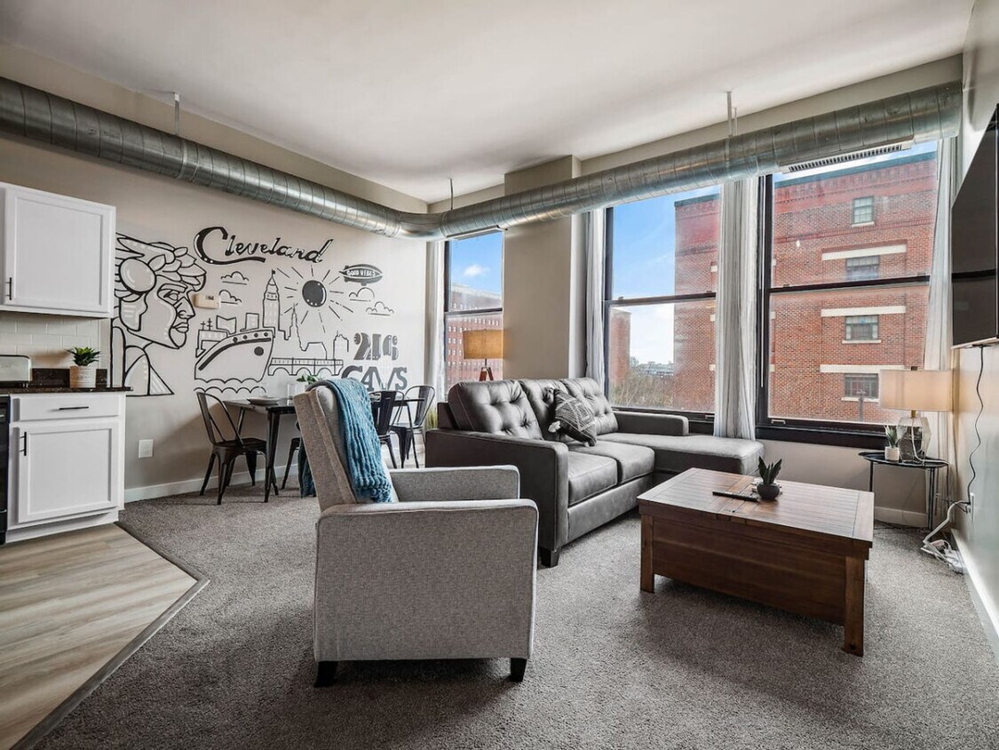 Foto principal - 1211 W 9th St