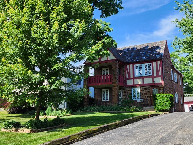 Foto del edificio - 547 Eastmoor Blvd