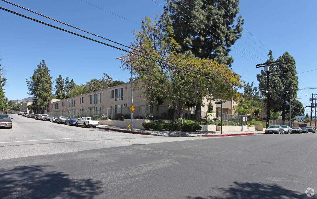 Primary Photo - Mountain View Manor Apartments