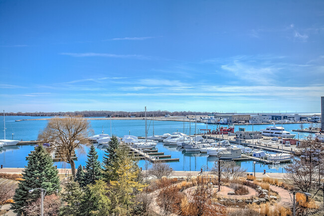 Building Photo - 500 Queens Quay W