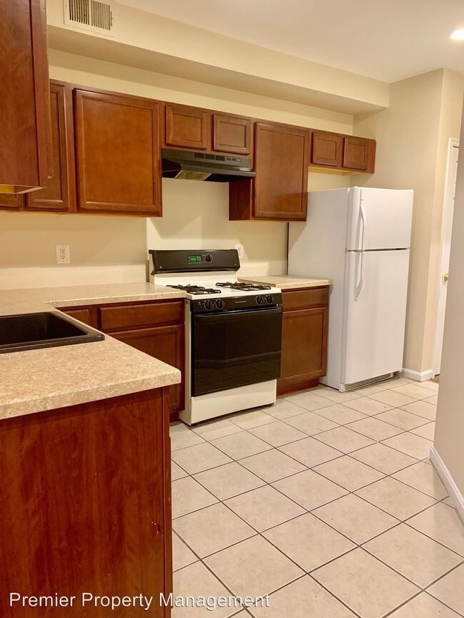 Foto del edificio - 2 br, 1.5 bath Apartment - 2419 Callow Avenue