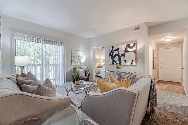 Foto del edificio - Keystone Falls Apartment Homes