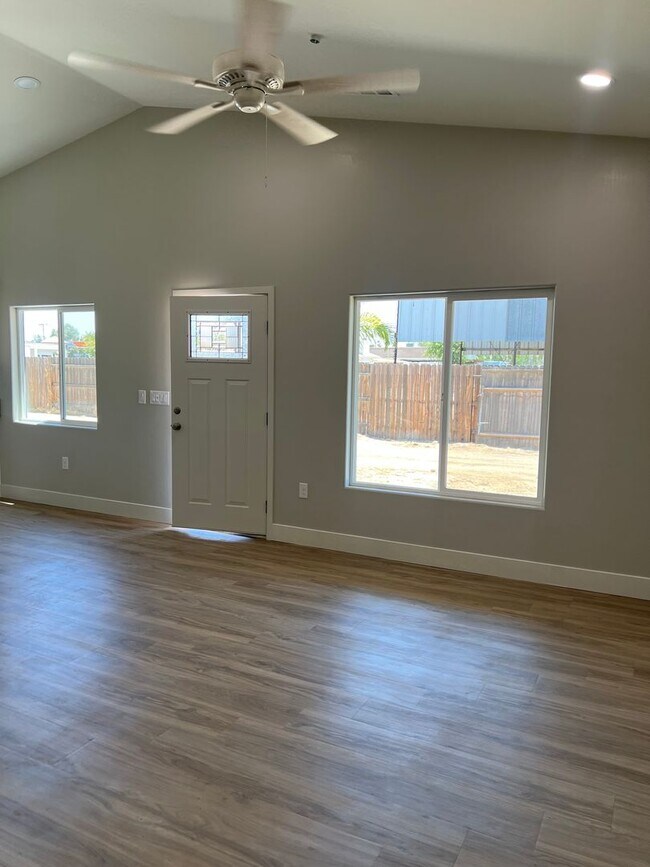 Foto del edificio - 6603 Norris Rd