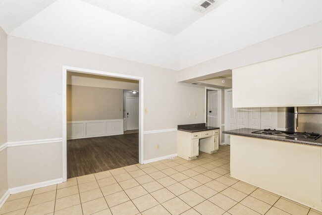 Foto del edificio - 7000 Fellsway Cove