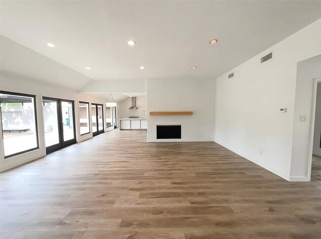 Building Photo - 7122 Winding Creek Rd