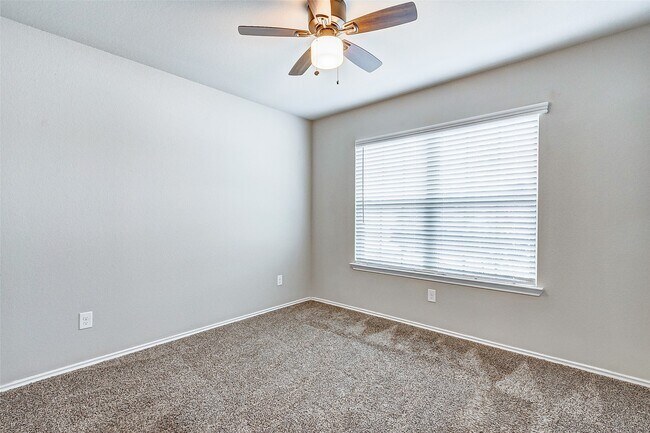 Building Photo - 10135 Shagbark Hickory Ct