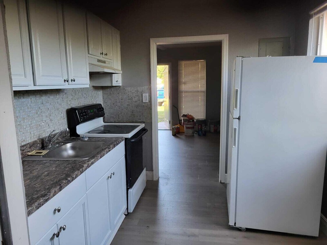 Foto principal - 720 47th St