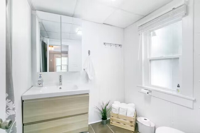 Foto del edificio - 405 W Doty St