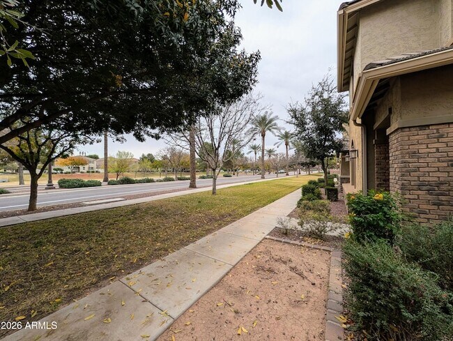 Foto del edificio - 923 S Osborn Ln