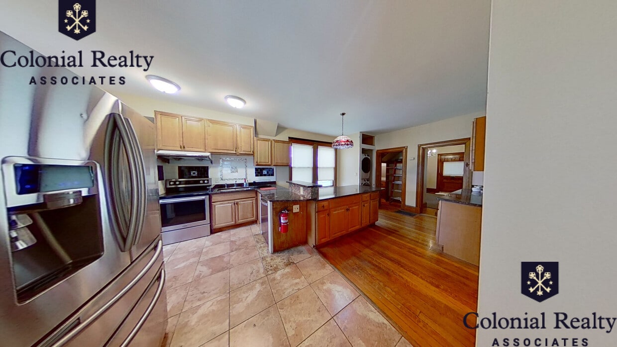 Primary Photo - 305 Central St