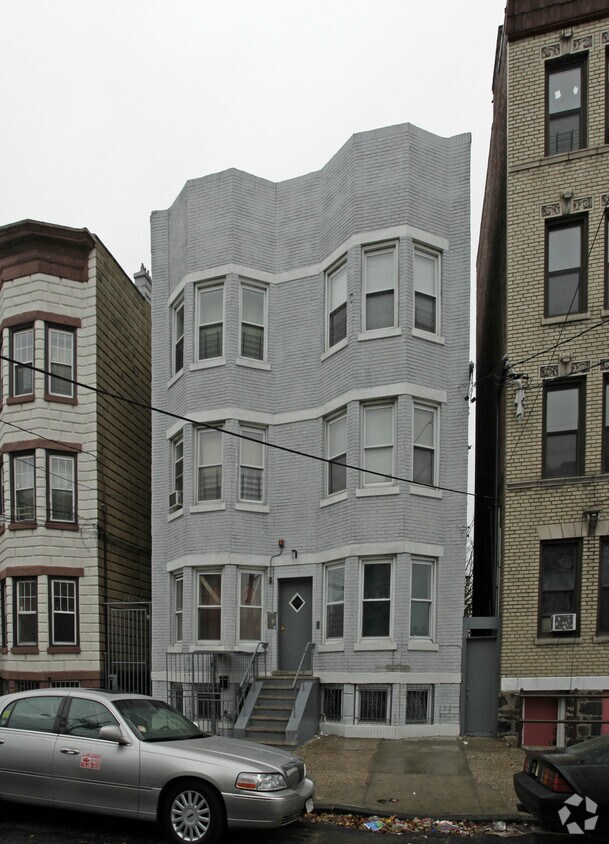 Building Photo - 6 Vroom St