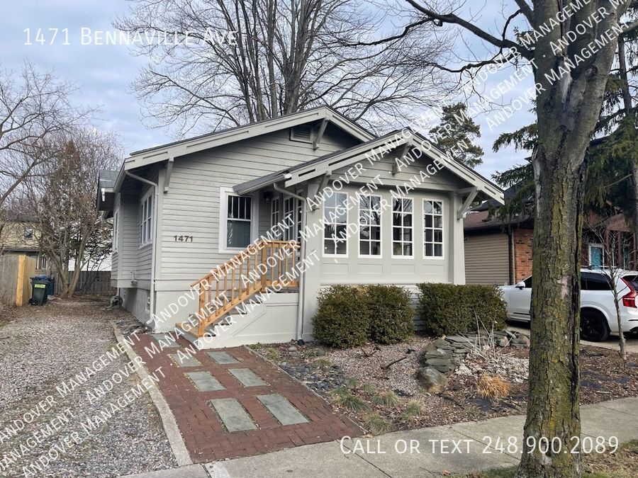 Primary Photo - 1471 Bennaville Ave