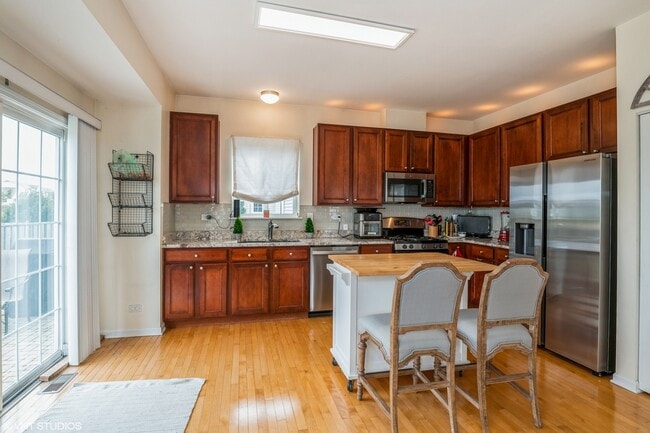 Building Photo - 358 S Winchester Dr