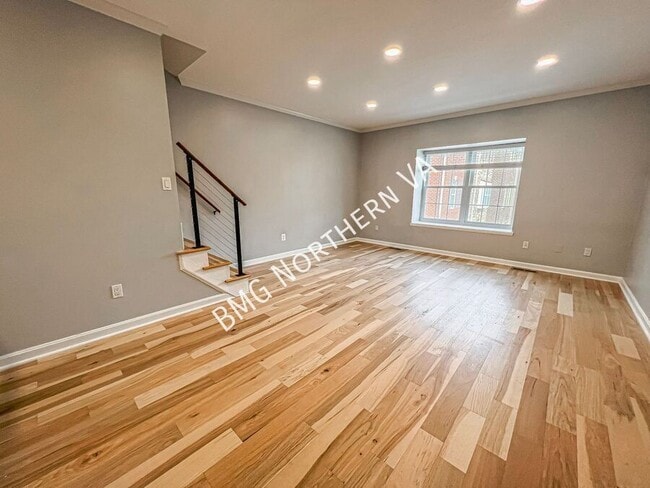 Building Photo - 954 S Rolfe St