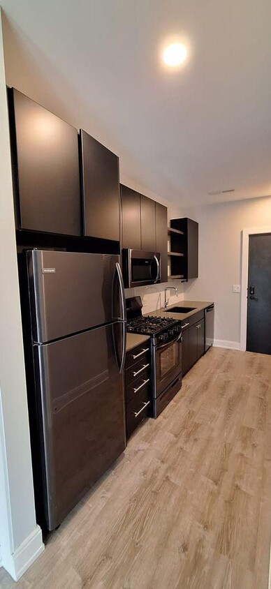 Foto principal - 1 bedroom in Chicago IL 60657