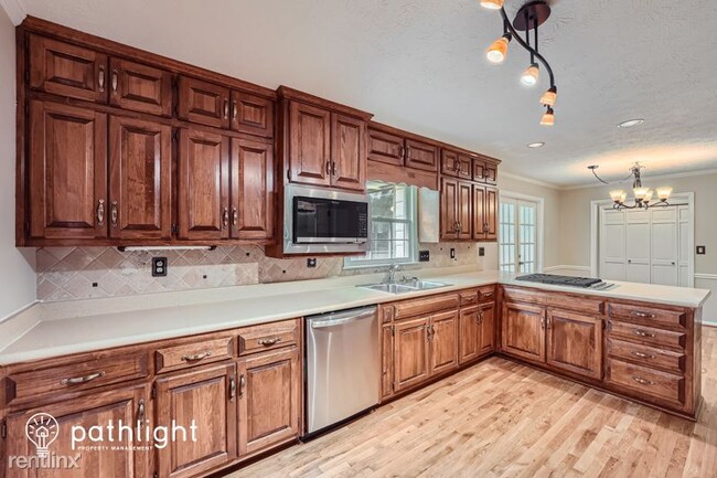 Building Photo - 5 br, 3 bath House - 847 Castle Walk Cove ...