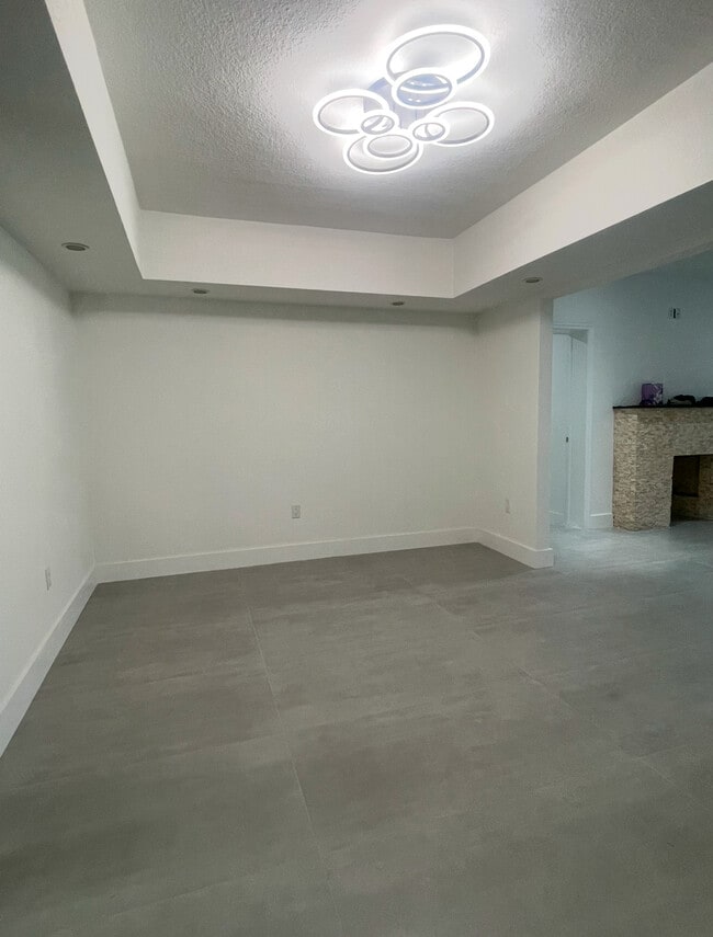 Photo - 348 South Dr (Miami Springs, FL) House