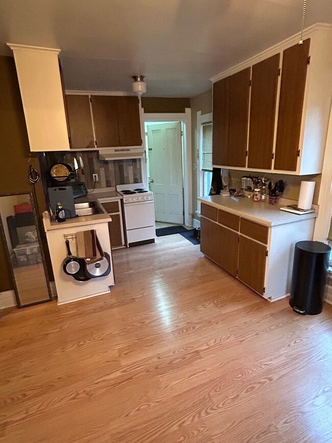 Kitchen - 532 W South St