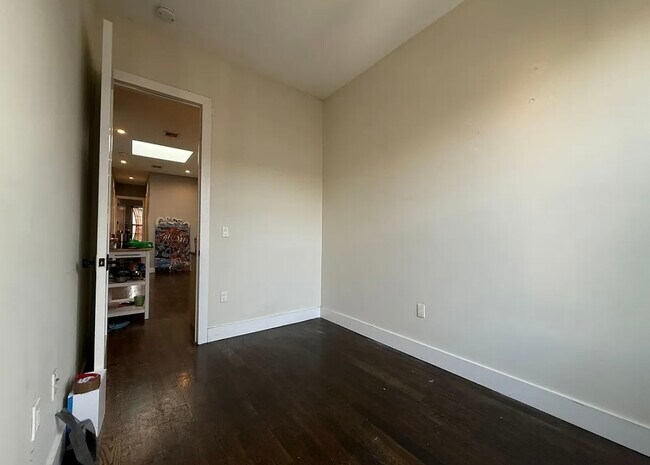 Building Photo - 5438 Arnold Ave