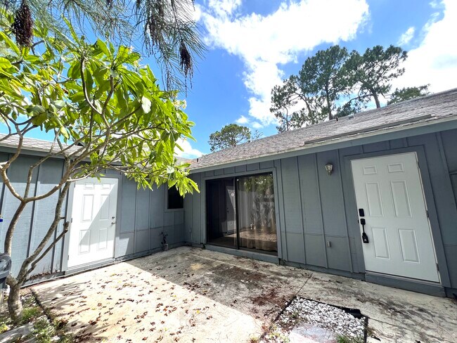 Building Photo - 1077 Goldenrod Rd