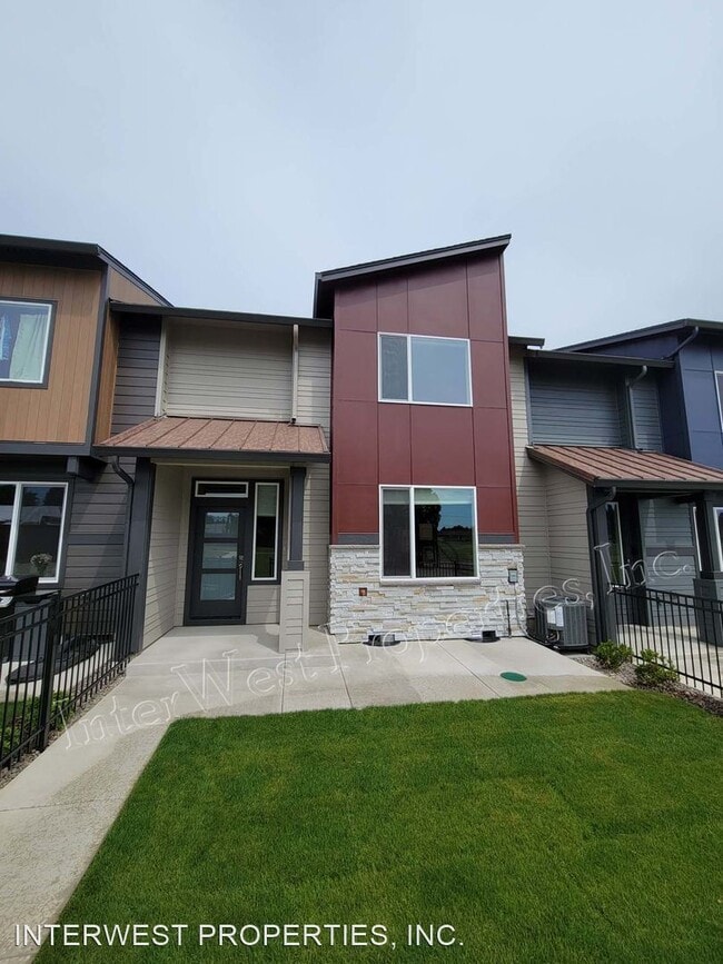 Building Photo - 3 br, 2.5 bath House - 10910 NE 119TH PL