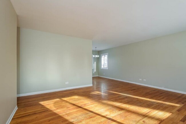 Foto del edificio - 722 W James St