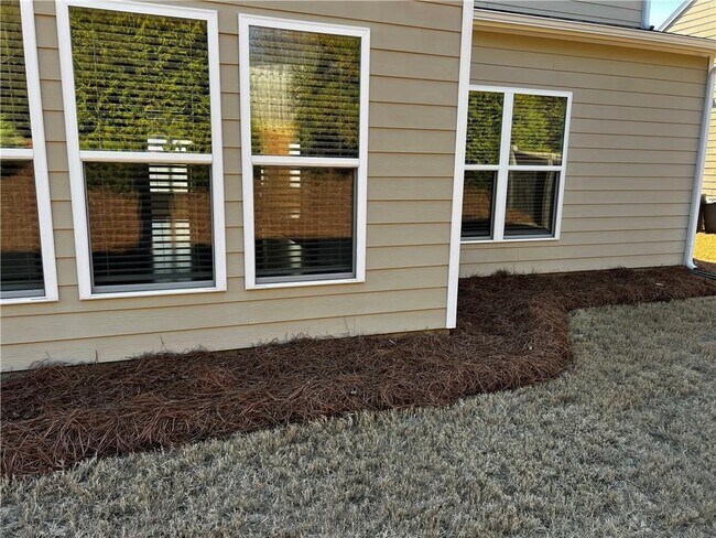 Building Photo - 462 Spring View Dr