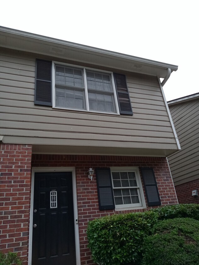 2210 Kings Gate Cir, Snellville, GA 30078 Townhome Rentals in