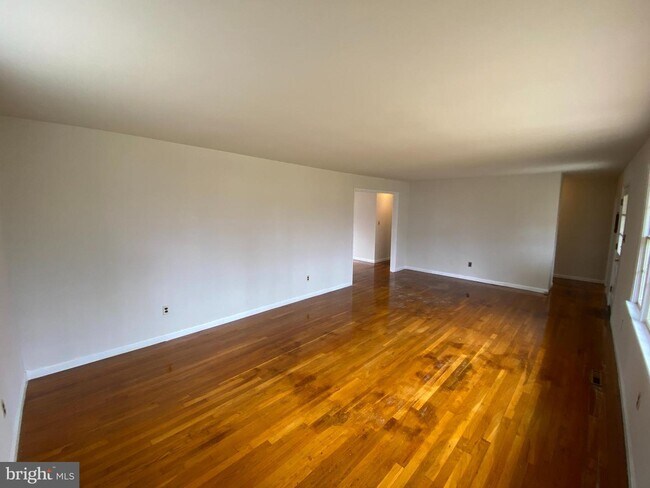 Foto del edificio - 219 Bells Hill Rd