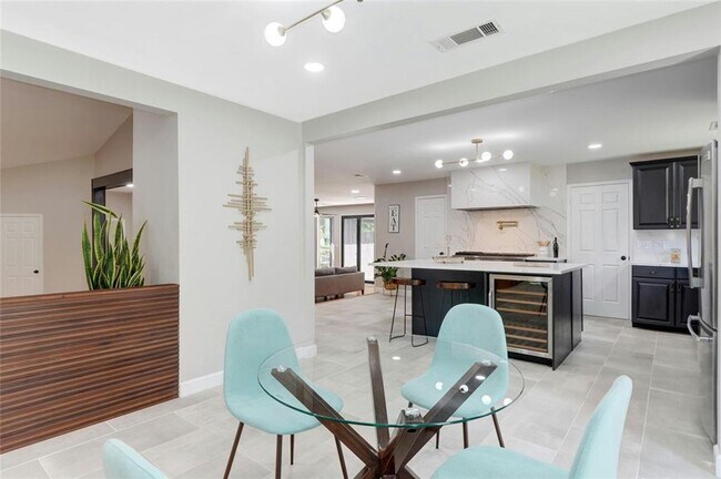Building Photo - Twin Mesa Gem - Available Now!